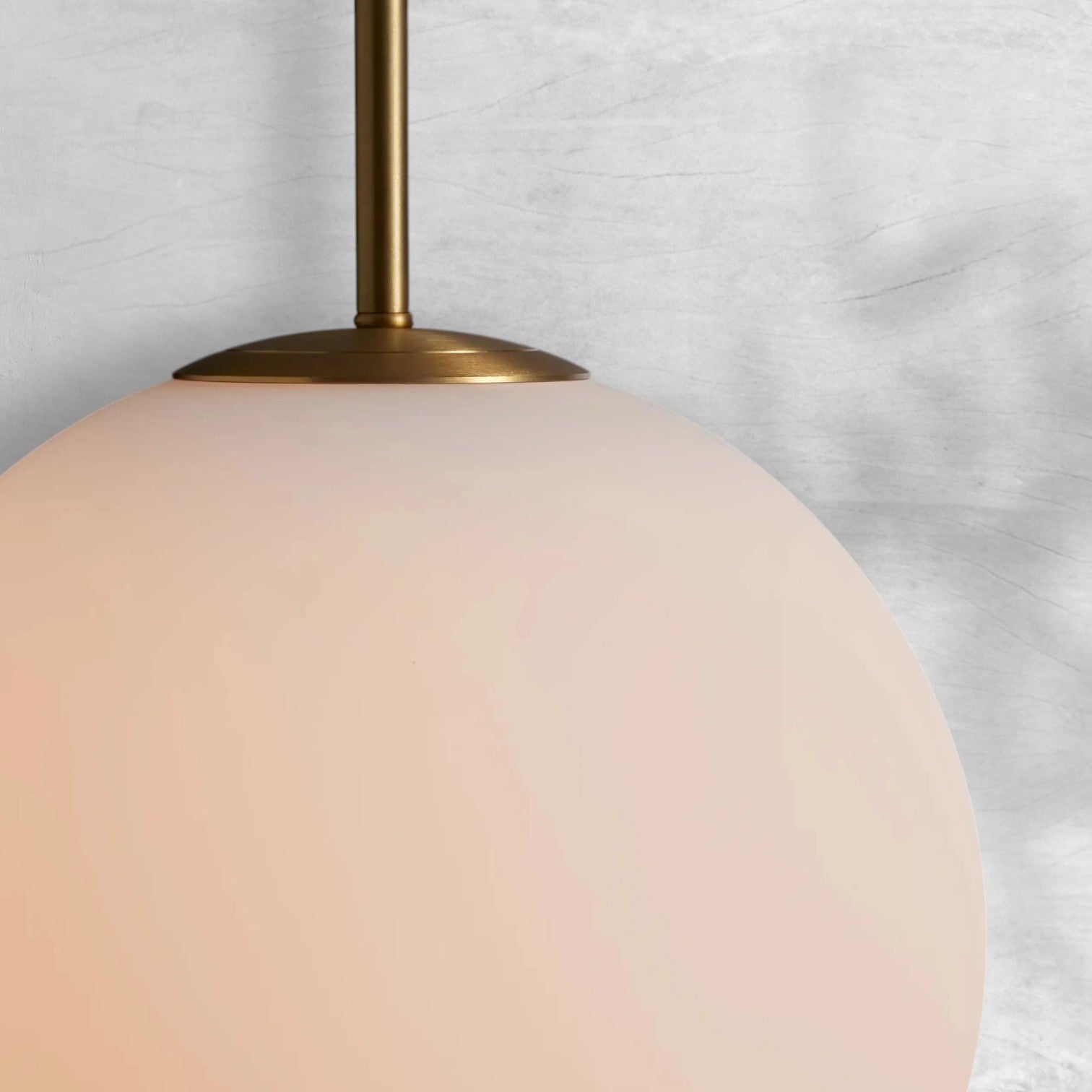Luster Gaze Aura Sphere Single Pendant - Background Shot