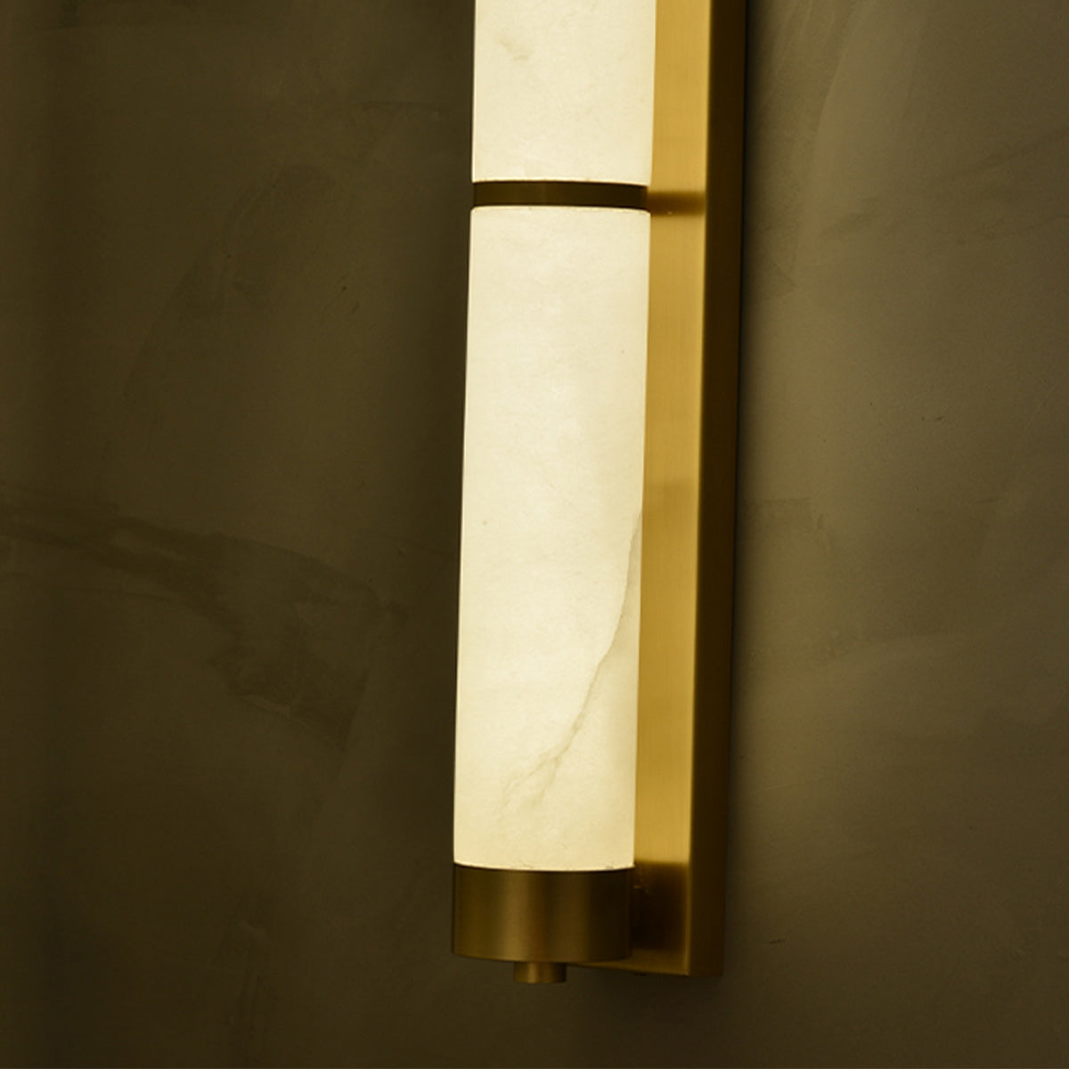 Cylindra Alabaster Brass Wall Light