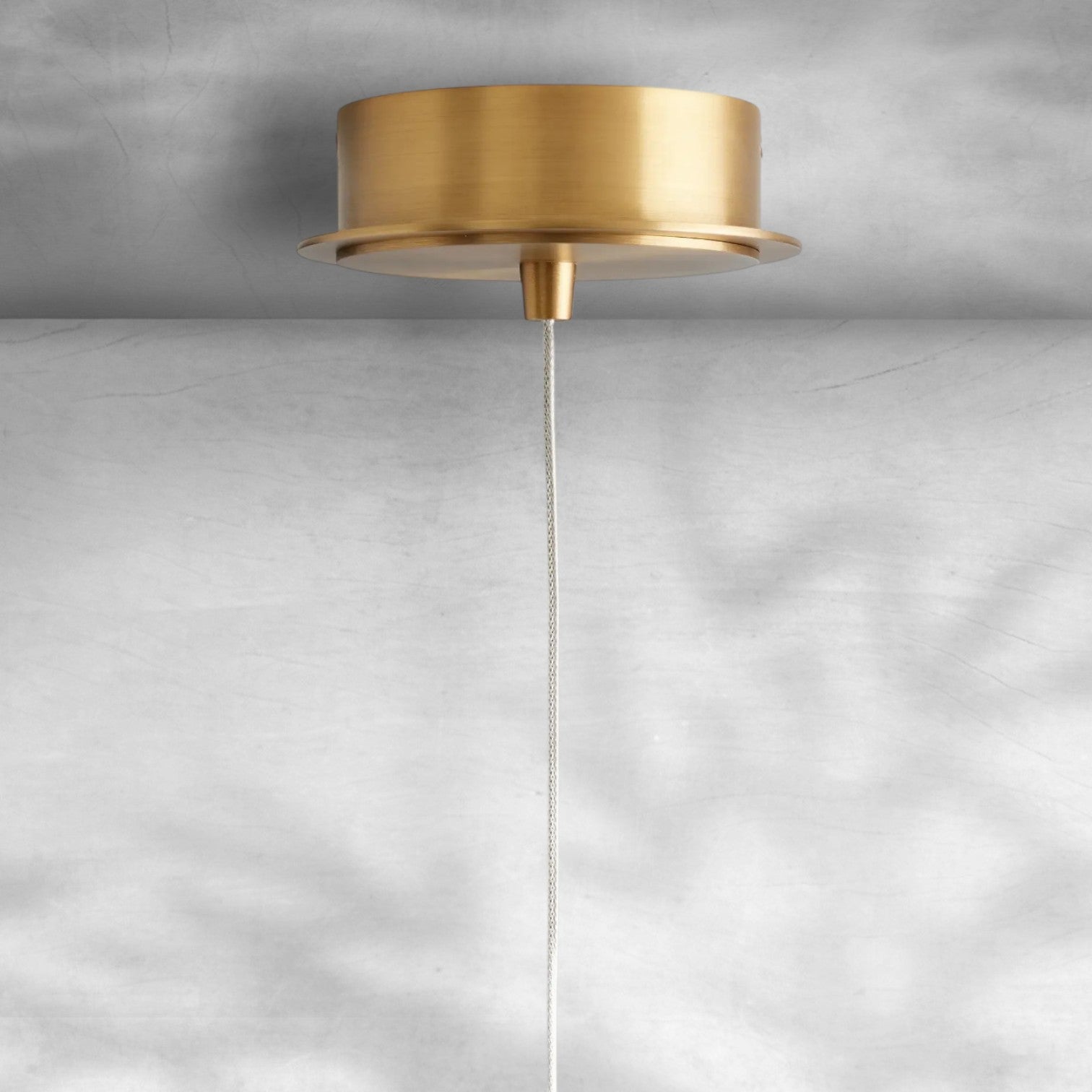 Luster Gaze Aura Sphere Single Pendant - Background Shot
