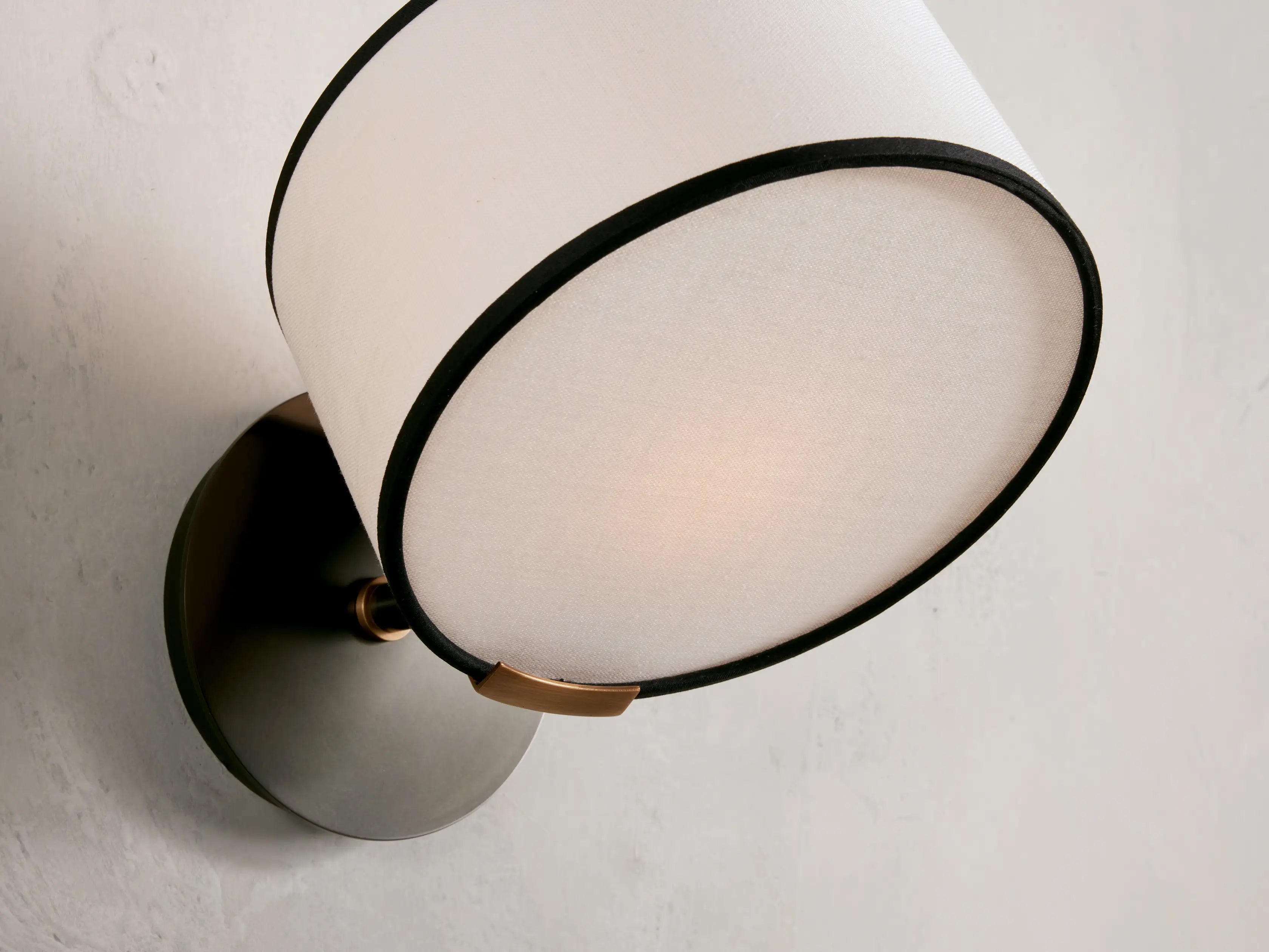 Daphil Wall Sconce