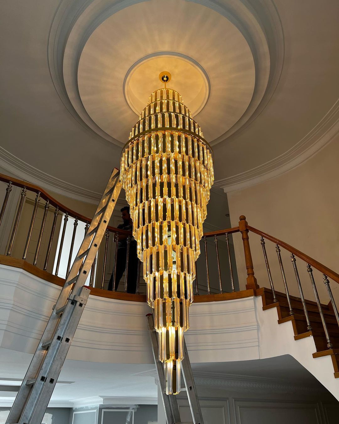 Luster Gaze Grand Pyramid Crystal Chandelier - formal American dining room