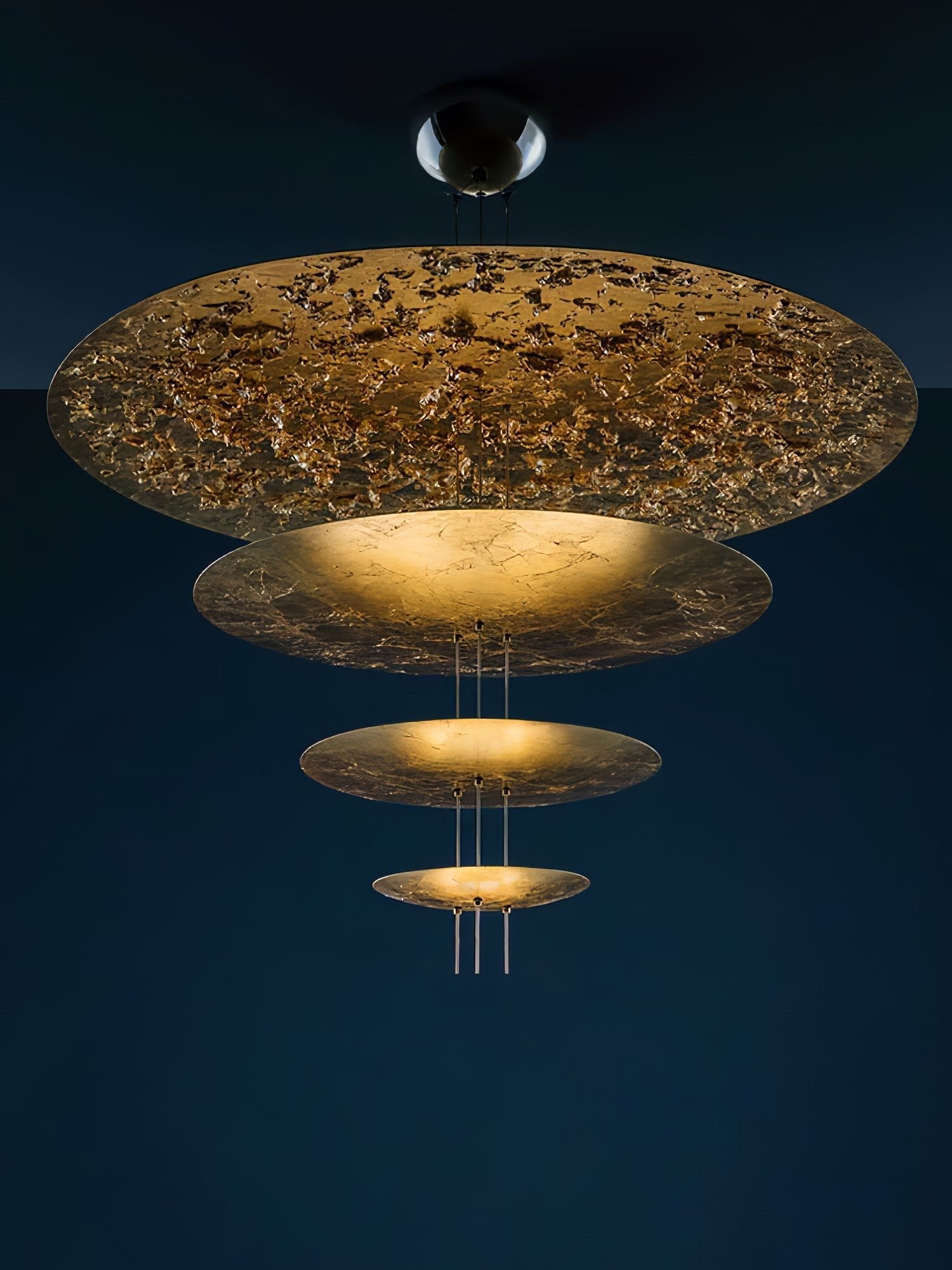 Machine Chandelier - Luster Gaze