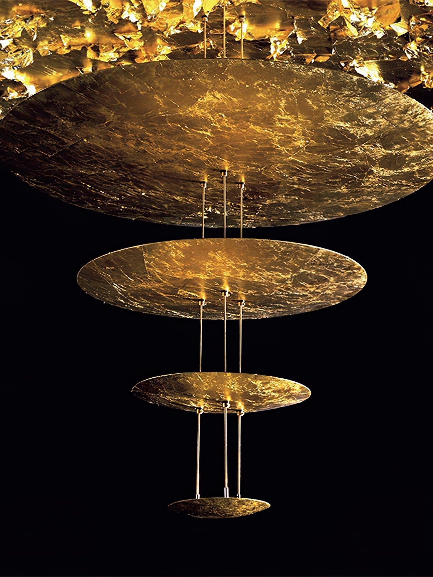 Machine Chandelier - Luster Gaze