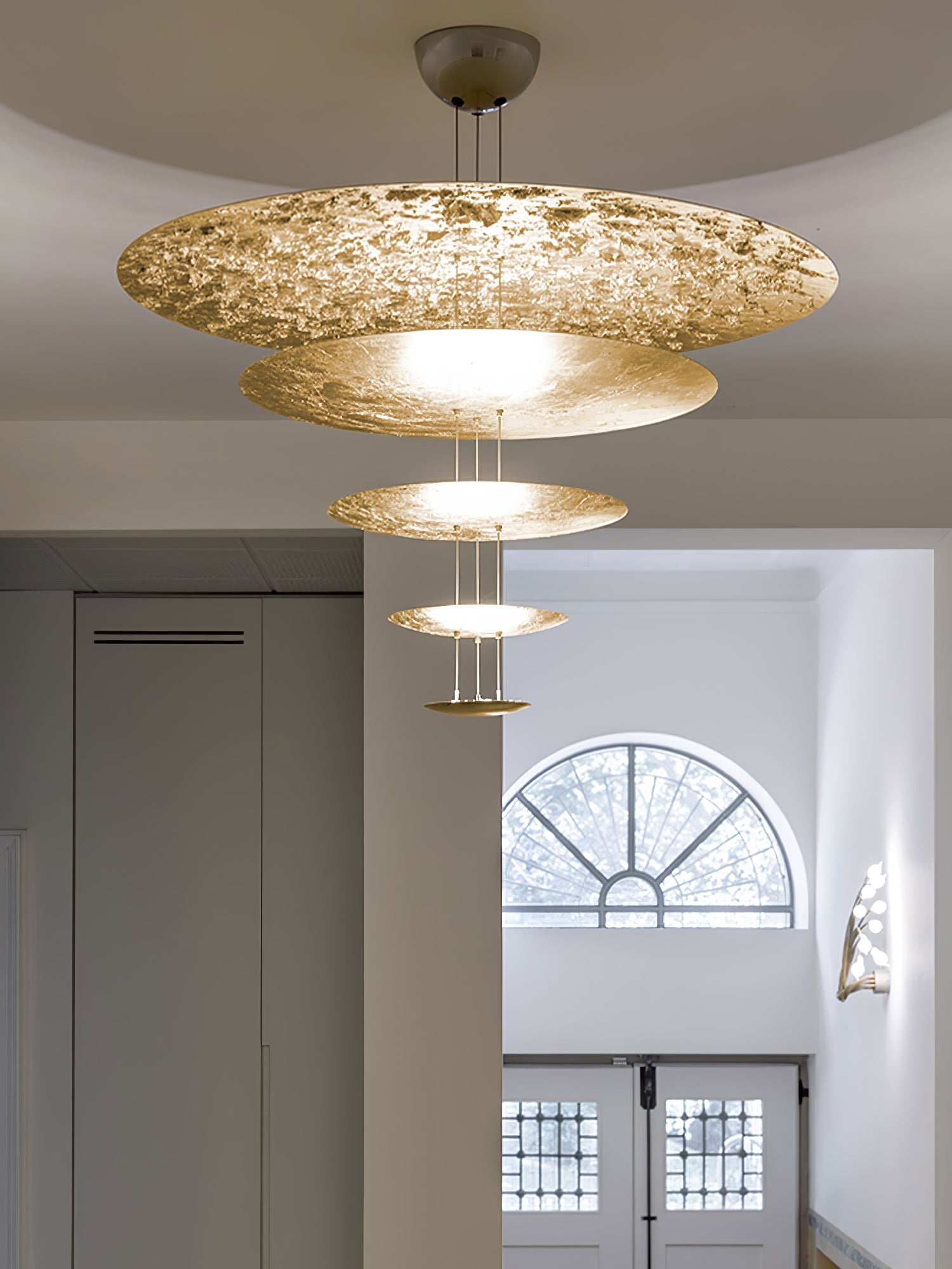 Machine Chandelier - Luster Gaze