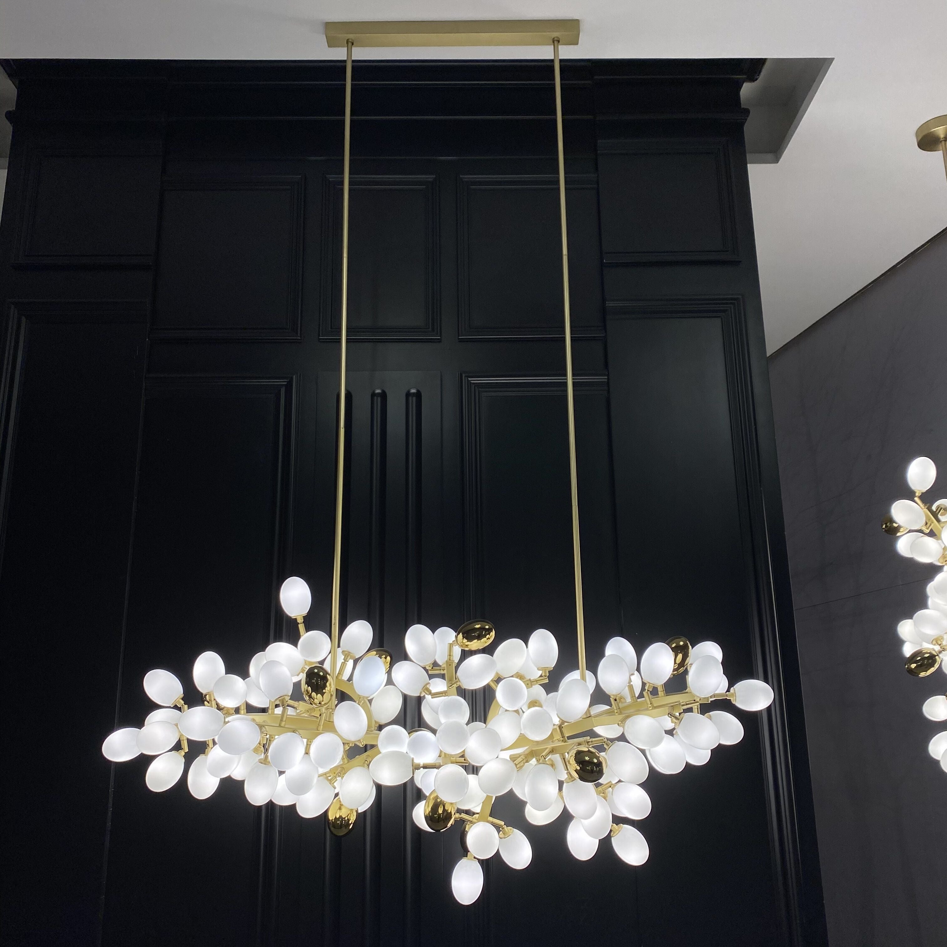Light Luxury Nordic Creative Art Designer Pure White Grape Chandelier for Living/Dining Room Chandeliers Luster Gaze B Style: L39.4"*H19.7" Warm Light