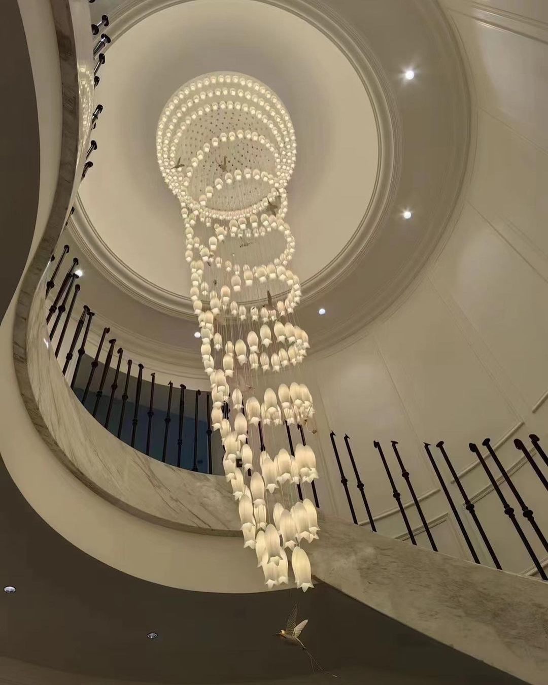 Elegant Flower Chandelier For Foyer/ Staircase