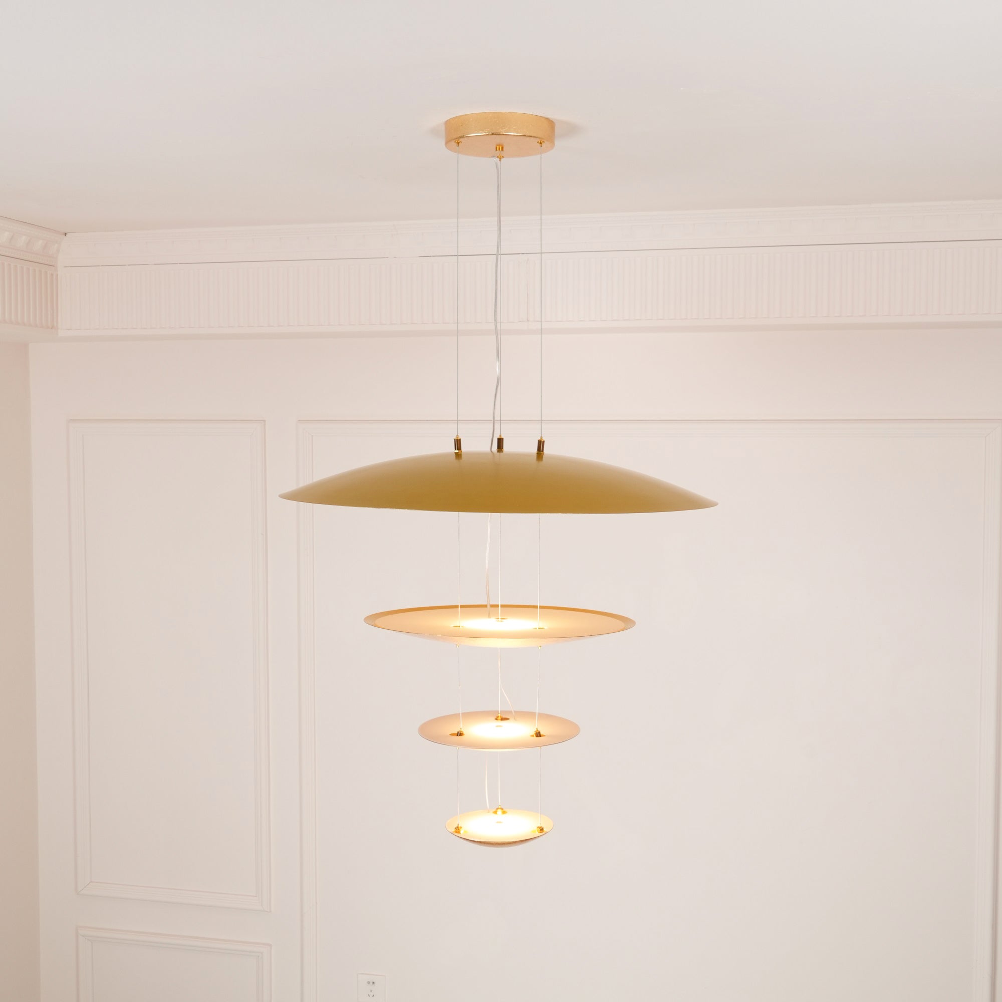 Machine Chandelier - Luster Gaze