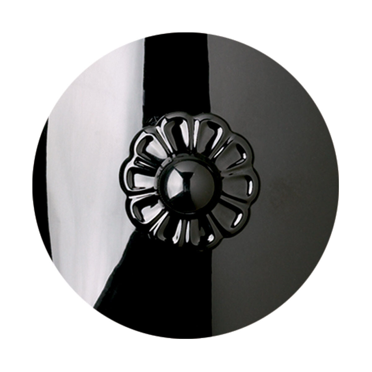 Luster Gaze Regal Grandeur 8-Light Chandelier - Background Shot
