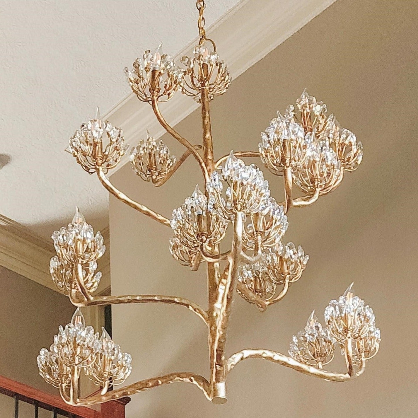 Luster Gaze Veridian Bloom 22-Light Gold Chandelier - Background Shot