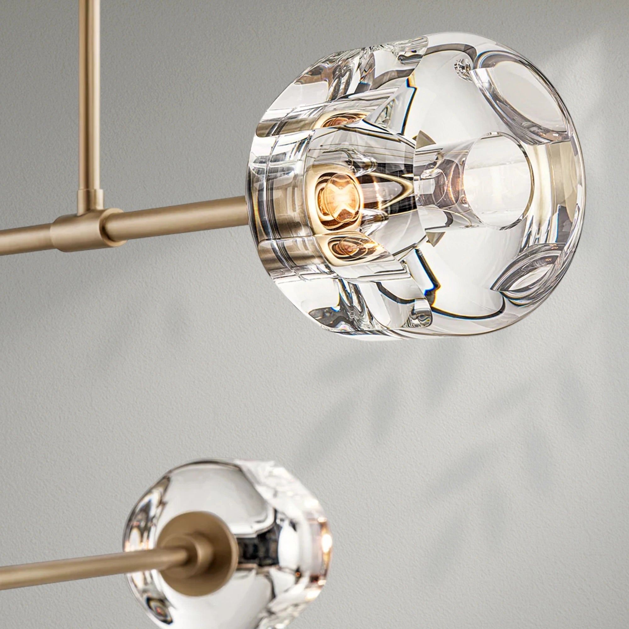 Demaket Mobile Round Chandelier