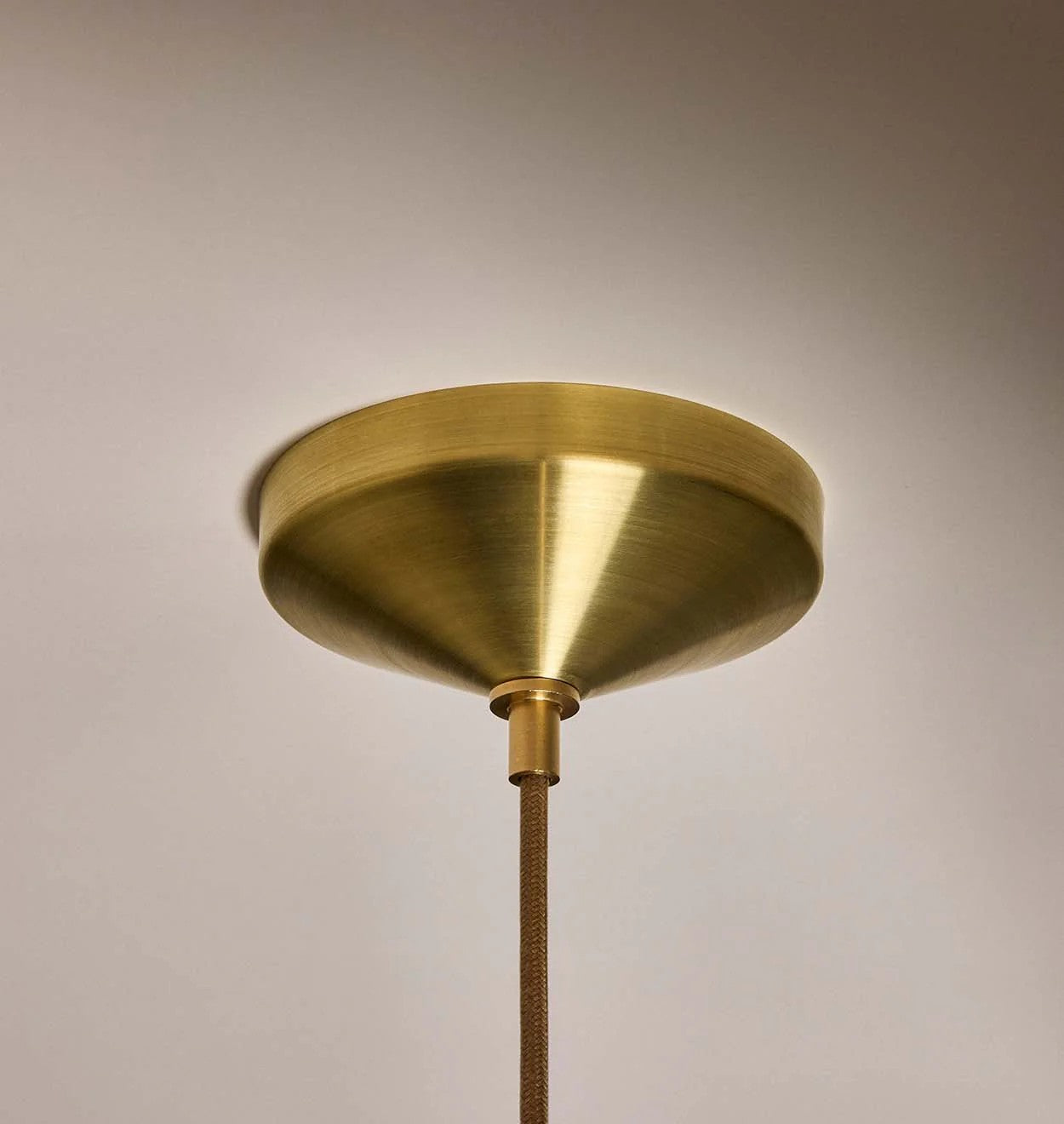Dumbold Pendant