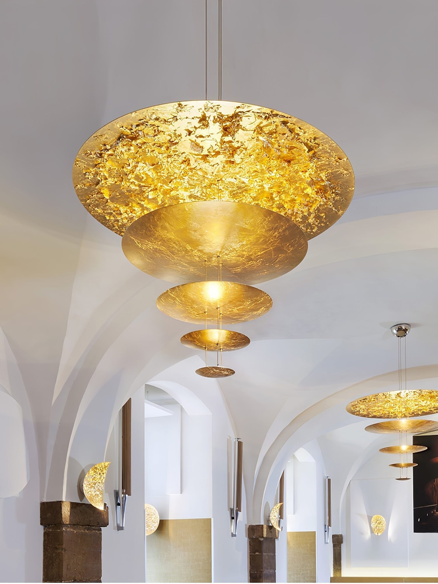 Machine Chandelier - Luster Gaze