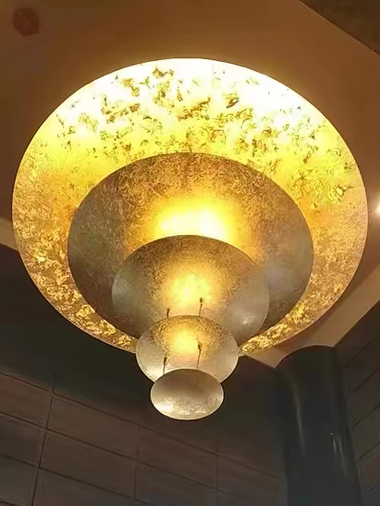 Machine Chandelier - Luster Gaze