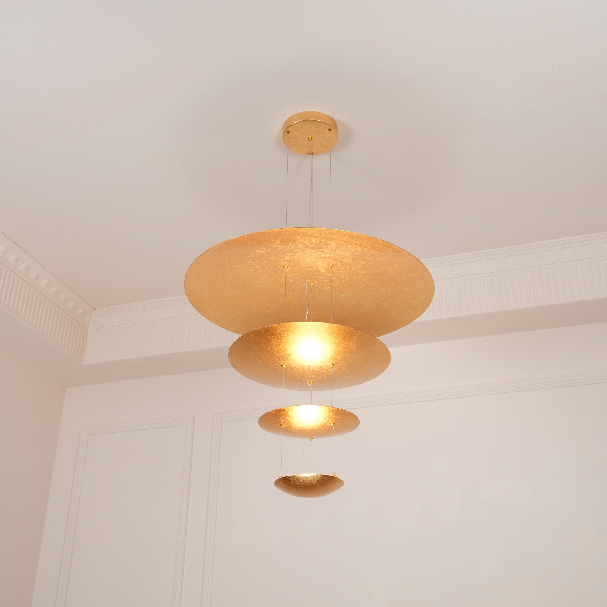 Machine Chandelier - Luster Gaze