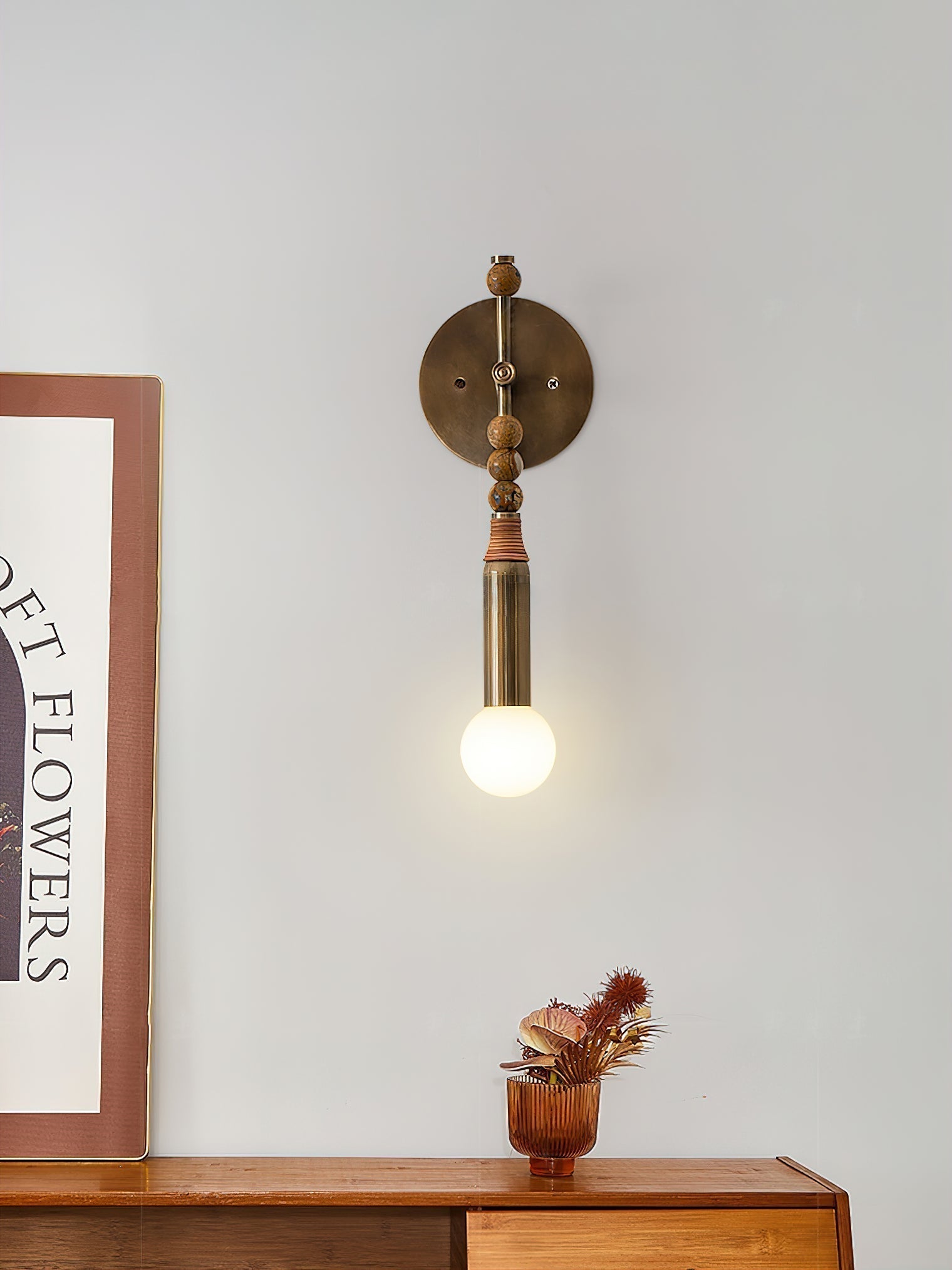 Toan Wall Lamp