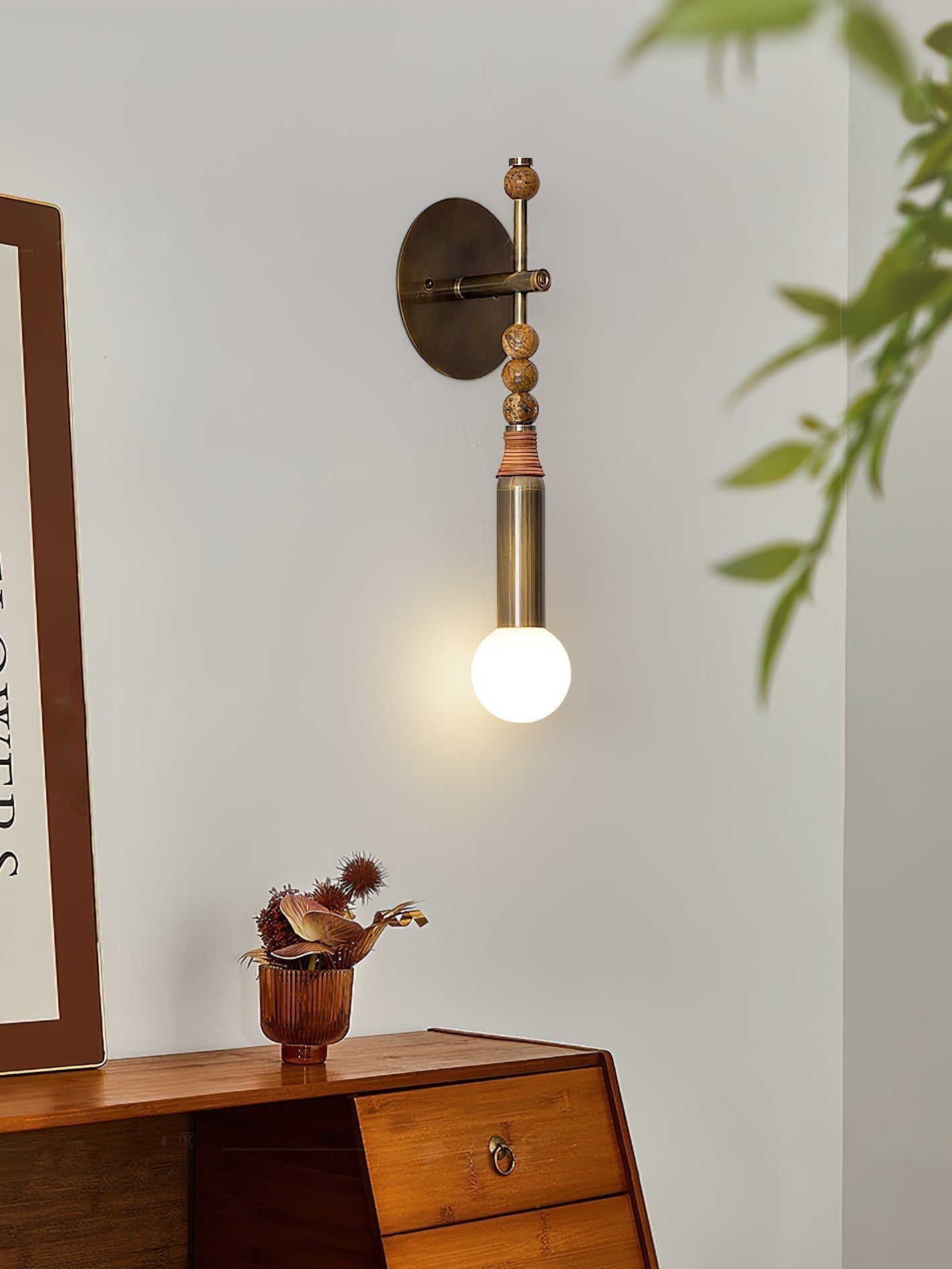 Toan Wall Lamp