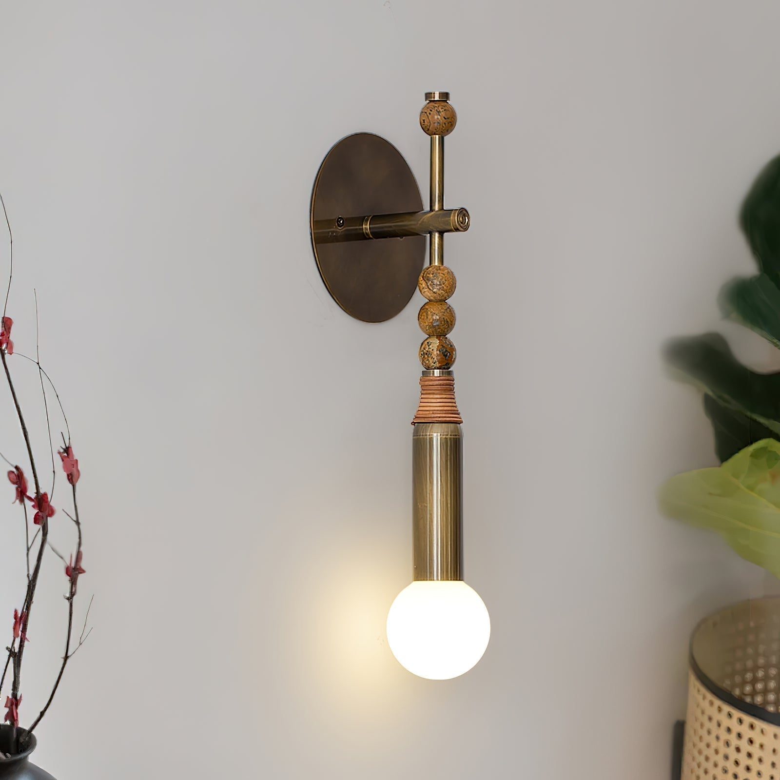 Toan Wall Lamp
